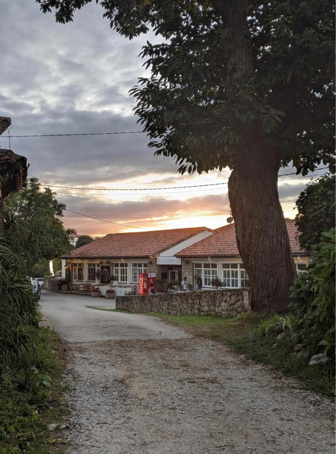 Hostel Gulpiyuri Llanes Villahormes ภายนอก รูปภาพ